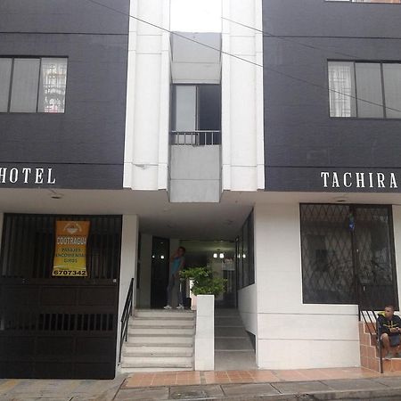 Hotel Tachiras บูการามังกา ภายนอก รูปภาพ