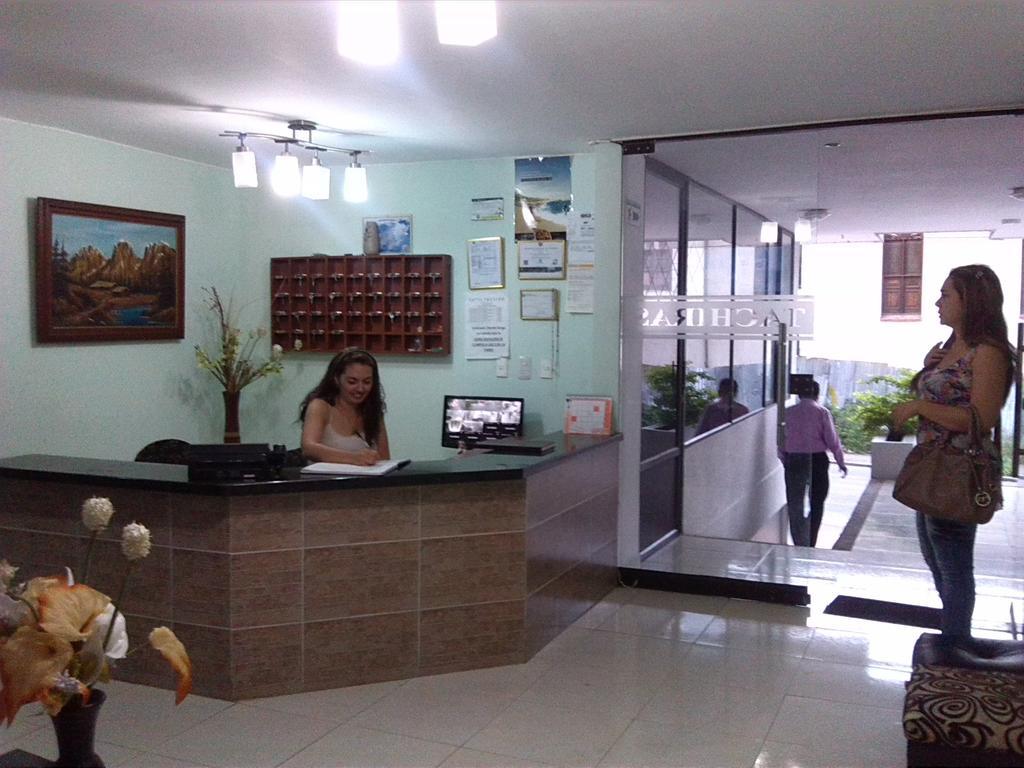 Hotel Tachiras บูการามังกา ภายนอก รูปภาพ