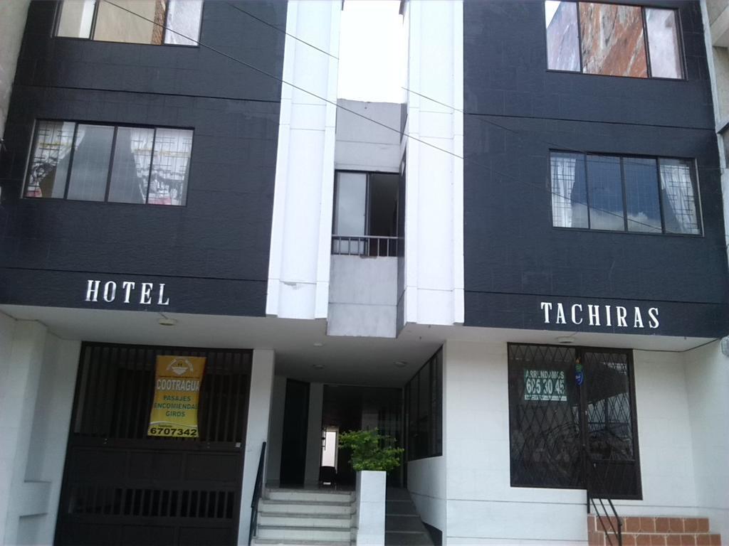 Hotel Tachiras บูการามังกา ภายนอก รูปภาพ