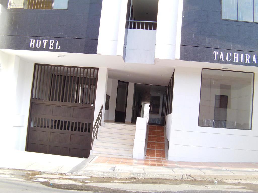 Hotel Tachiras บูการามังกา ภายนอก รูปภาพ