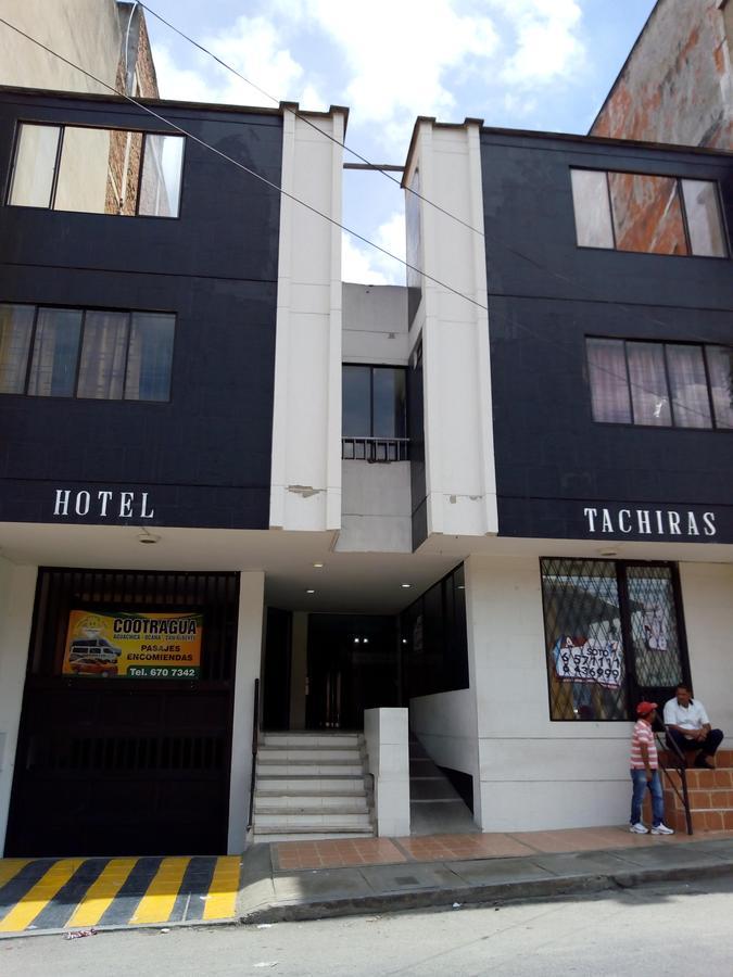 Hotel Tachiras บูการามังกา ภายนอก รูปภาพ